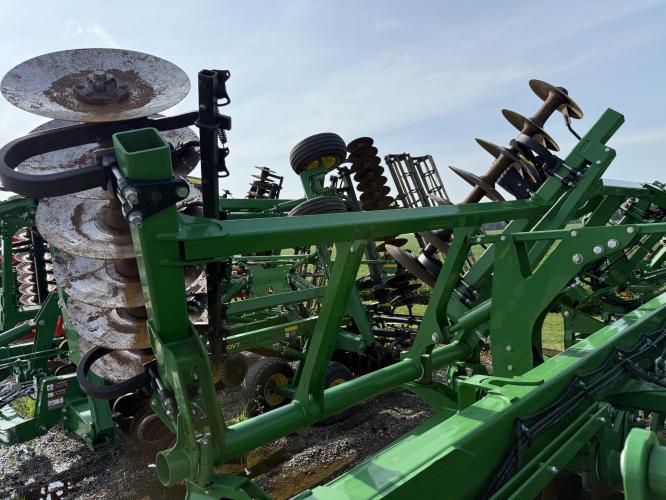 John Deere 2730
