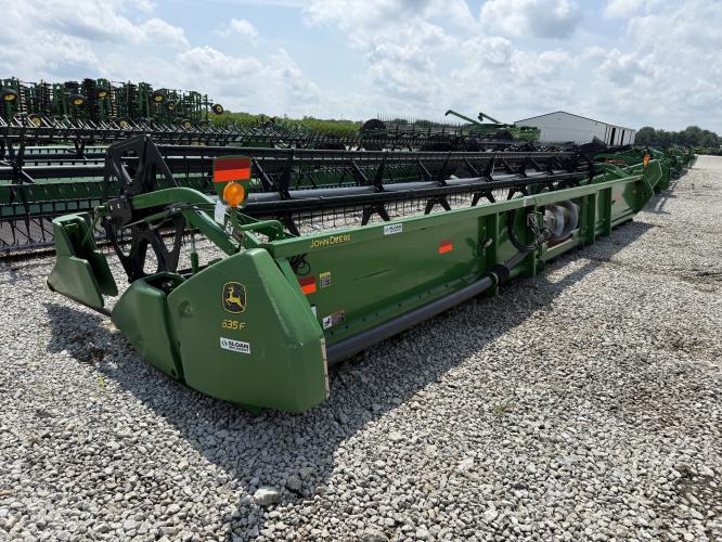 John Deere 635F