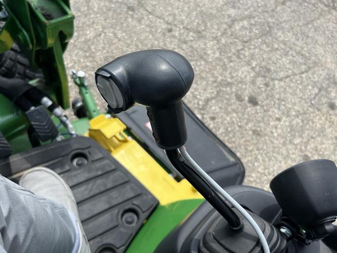 John Deere 1025R
