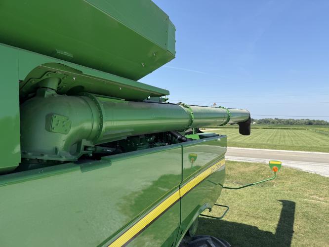 John Deere S770