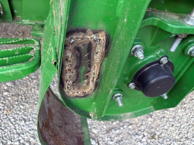 John Deere S670