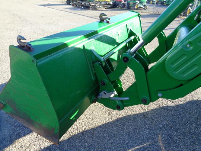 John Deere 6125M