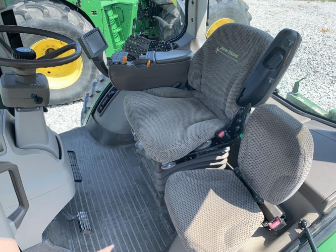 John Deere 8285R