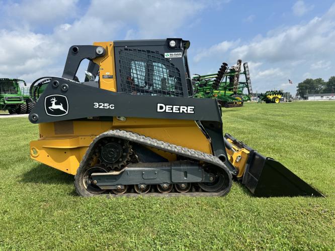 John Deere 325G
