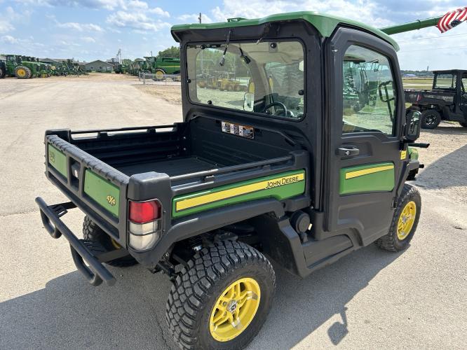 John Deere 835R