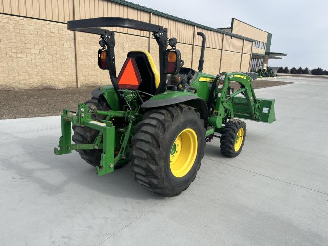 John Deere 3039R