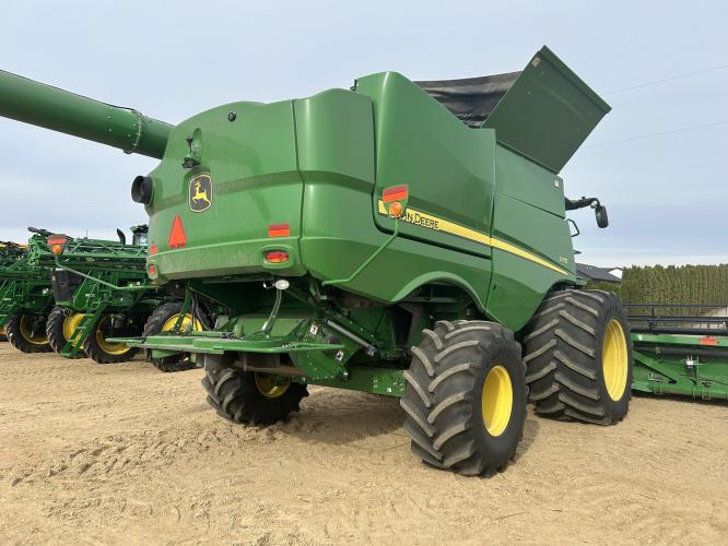 John Deere S770