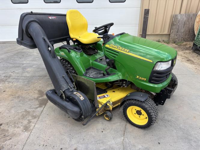 John Deere X585