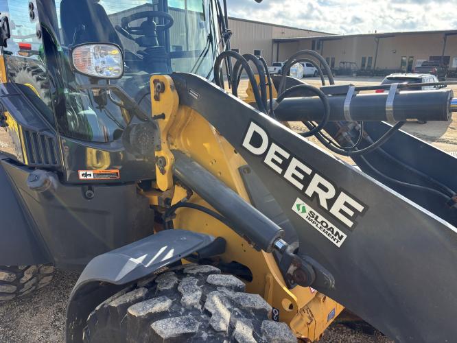 John Deere 324L