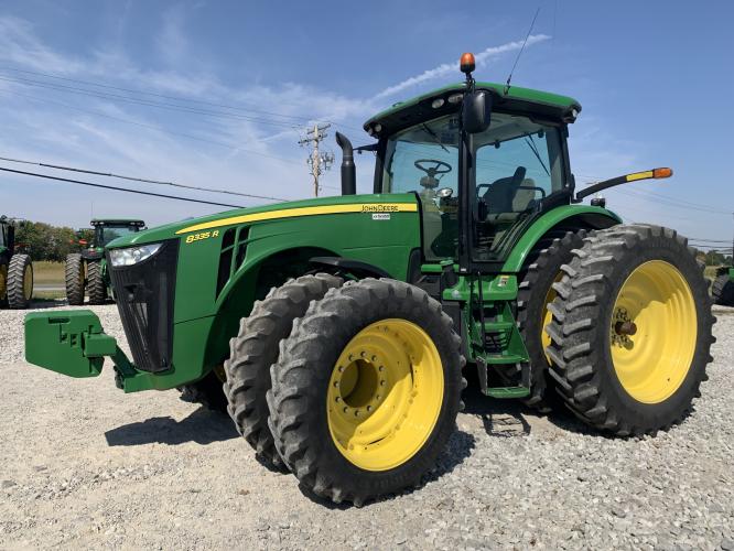 John Deere 8335R