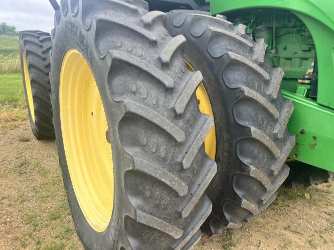 John Deere 9230