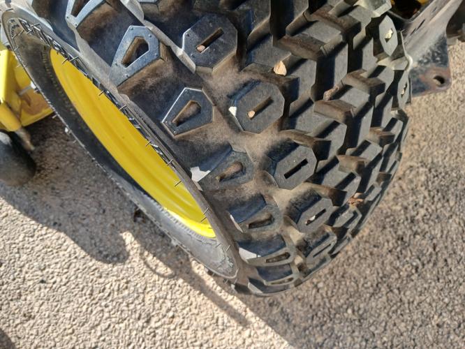 John Deere X590