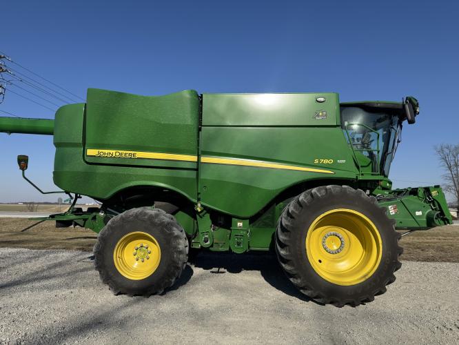 John Deere S780