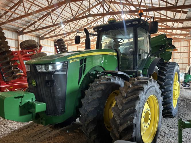 John Deere 8320R