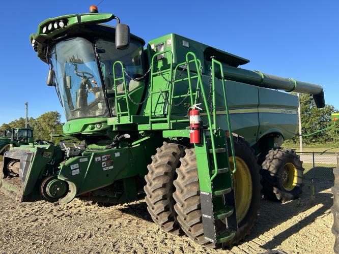 John Deere S770