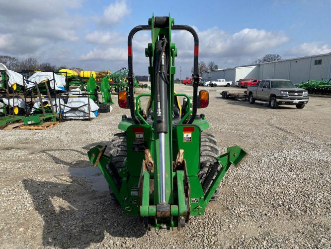 John Deere 3033R