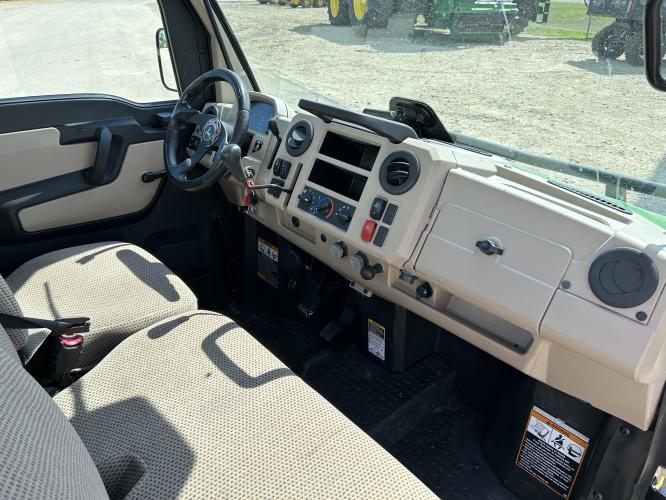 John Deere 835R