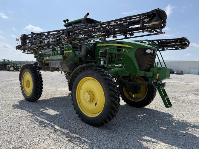 John Deere 4830
