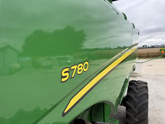 John Deere S780