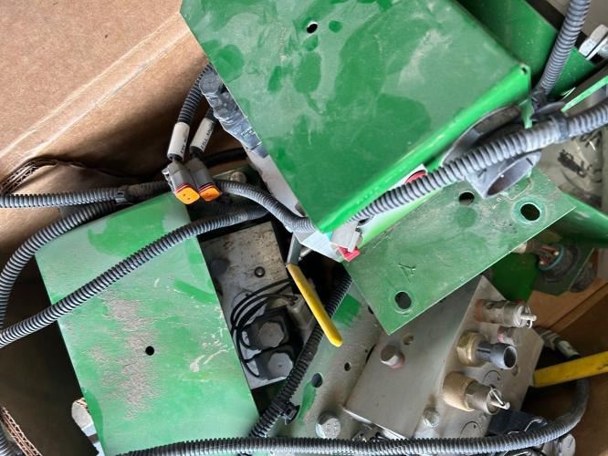 John Deere AA88062 VALVE BLOCK ASSEMBLY