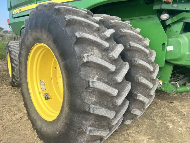 John Deere S680