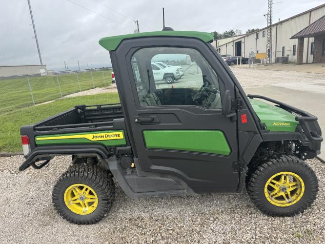 John Deere XUV835R Signature