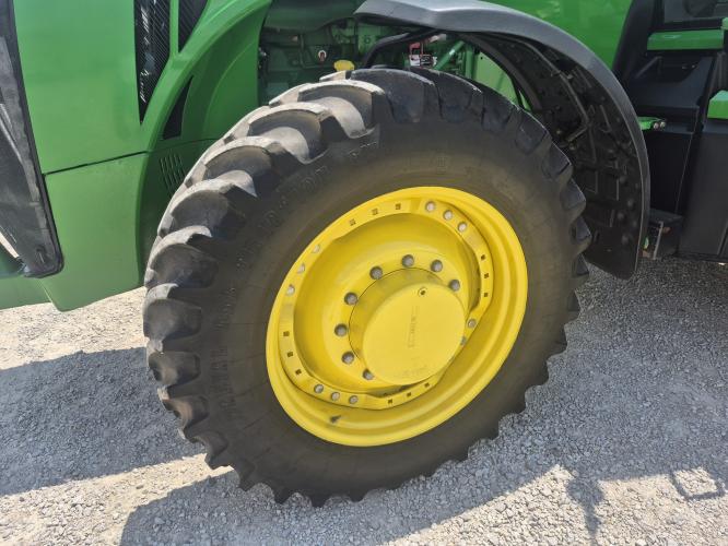 John Deere 8260R