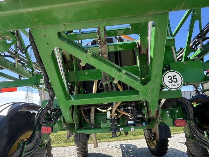 John Deere R4038