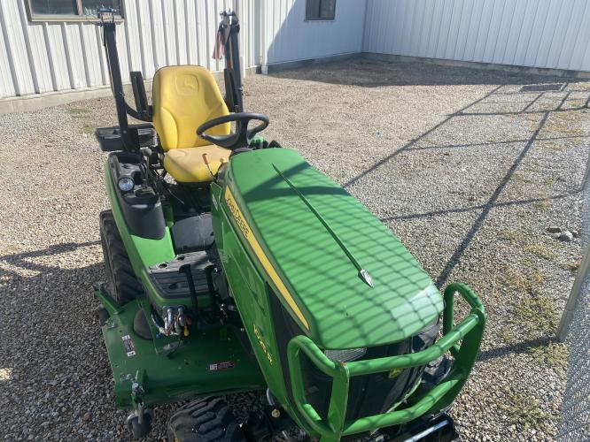 John Deere 1025R