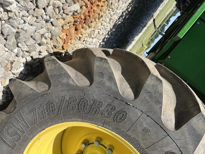 John Deere S680