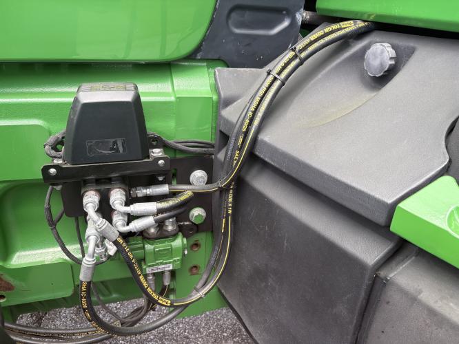John Deere 8320