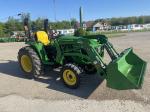 John Deere 3032E