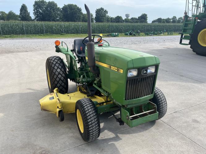 John Deere 850