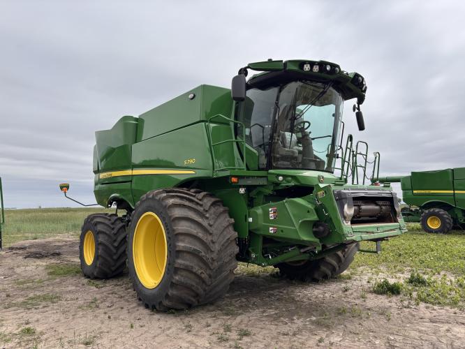 John Deere S790