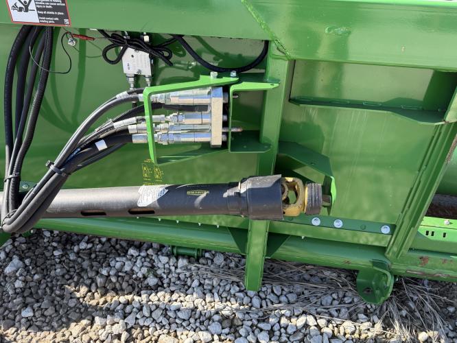 John Deere 635F