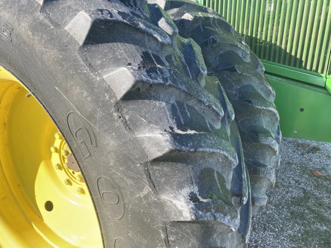 John Deere 8760