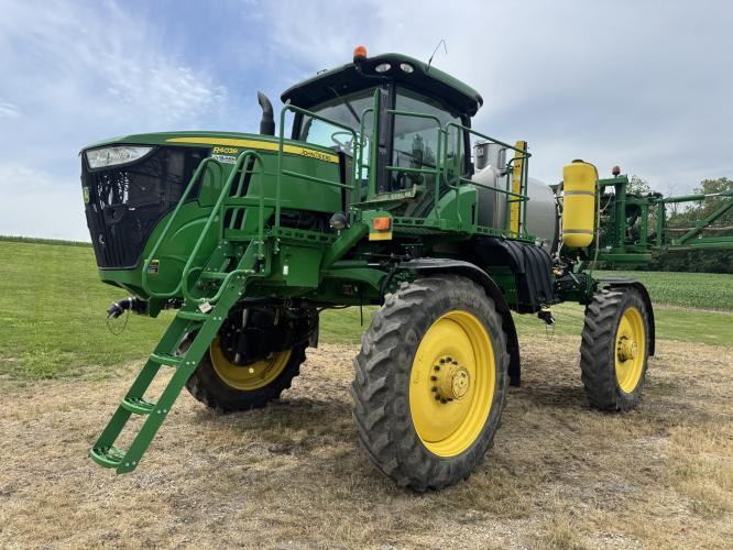 John Deere R4038