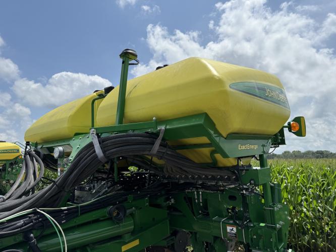 John Deere 1775NT