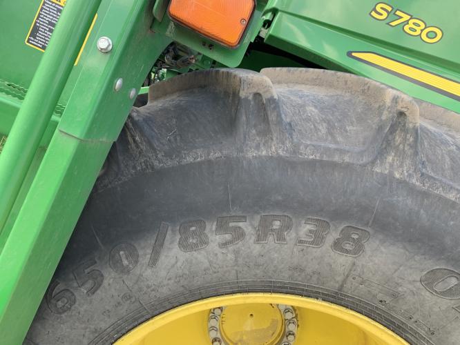 John Deere S780