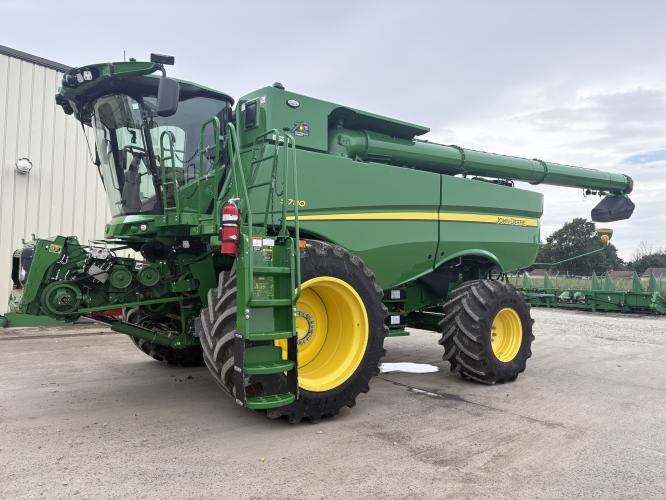 John Deere S780