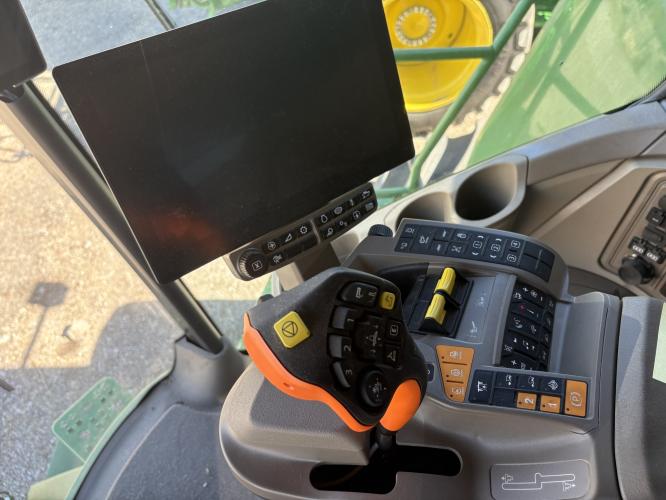 John Deere S7 800