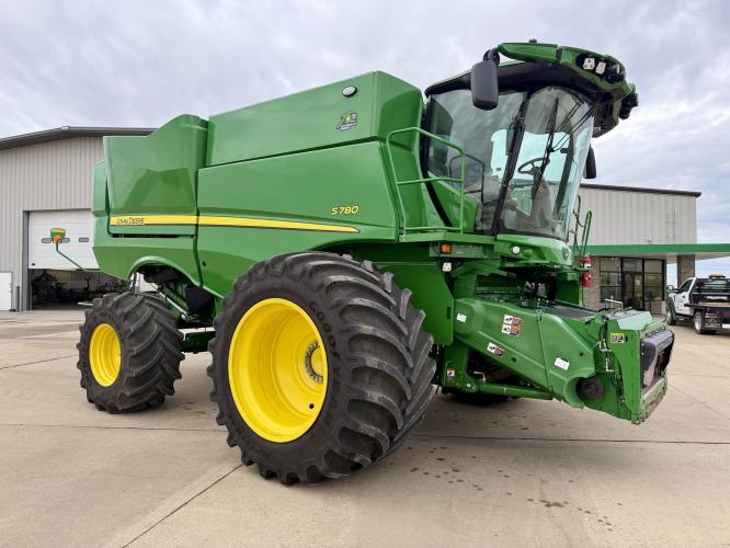 John Deere S780