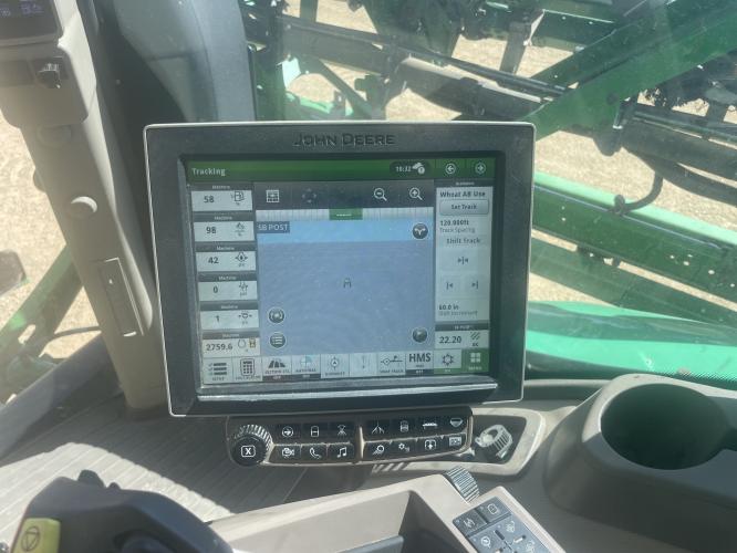 John Deere R4044