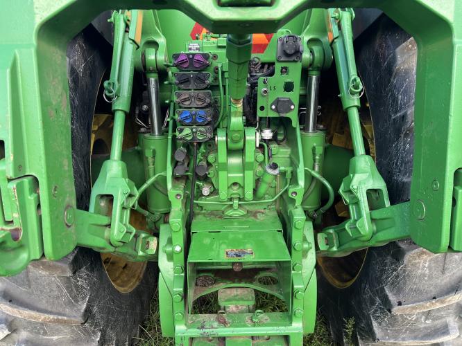John Deere 8320R