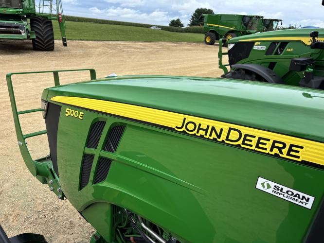 John Deere 5100E