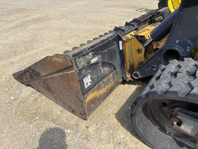 John Deere 333G