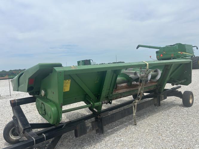 John Deere 643
