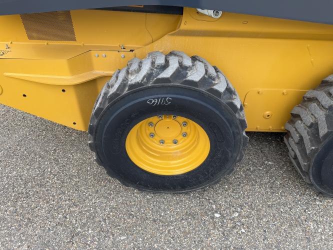 John Deere 320G