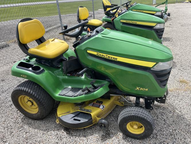 John Deere X304