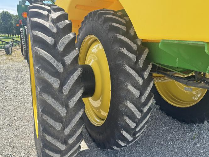 John Deere 2530L